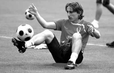 MLB》大谷翔平生涯第4度单场双响炮！ 要价4千台币汉字球衣球迷排队疯买